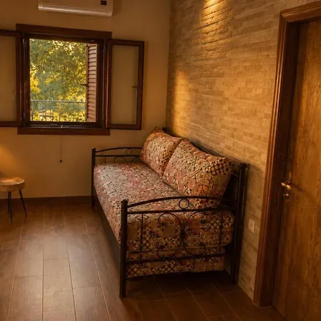 Paliopyrgos Secluded Stone Retreat Casa vacanze