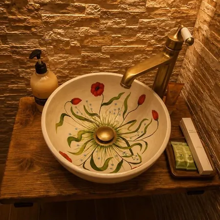 Paliopyrgos Secluded Stone Retreat Casa vacanze