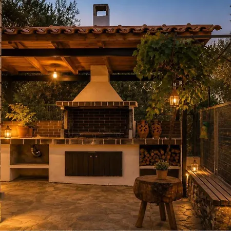 Paliopyrgos Secluded Stone Retreat Casa vacanze *