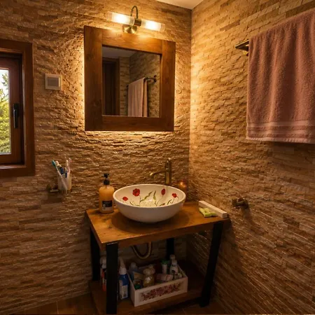 Paliopyrgos Secluded Stone Retreat Casa vacanze Zacharo